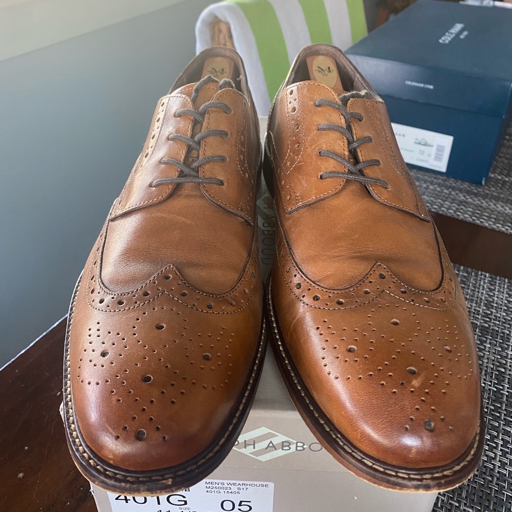 Joseph Abboud dress shoes. Size 11.5. Brown leather.